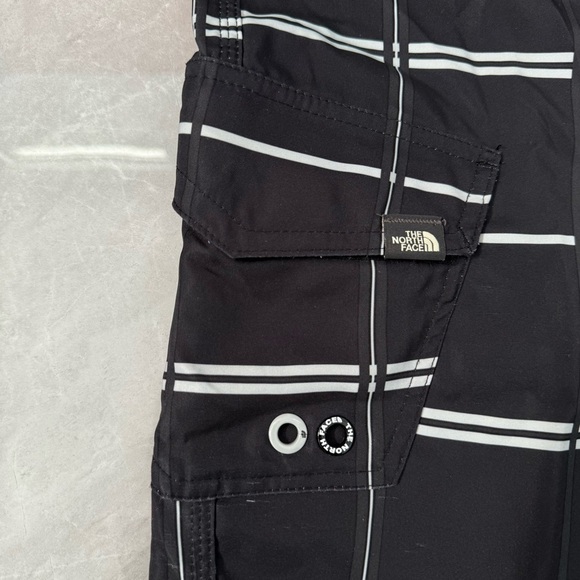 Men’s The North Face Plaid Board Shorts Velcro Tie Up With Pocket Size 30 Small - Picture 6 of 16